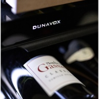 Винный шкаф Dunavox DVP-32.85DB встраиваемый в колонну